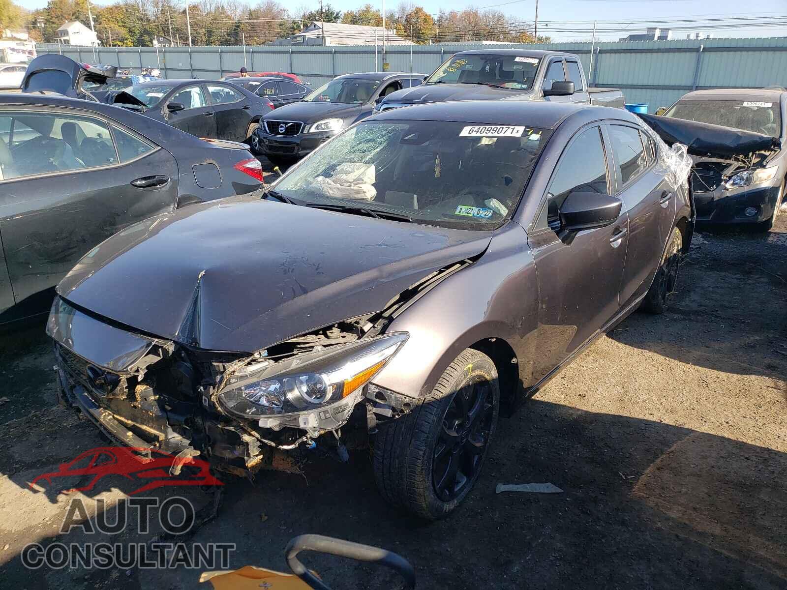 MAZDA 3 2018 - 3MZBN1U75JM195130