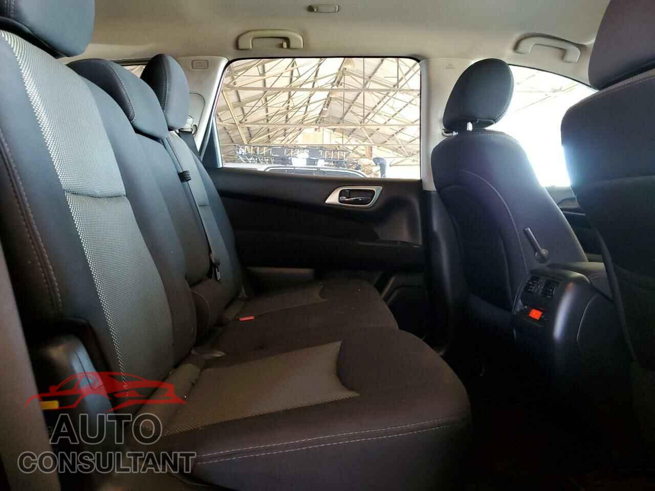NISSAN PATHFINDER 2017 - 5N1DR2MN0HC654897