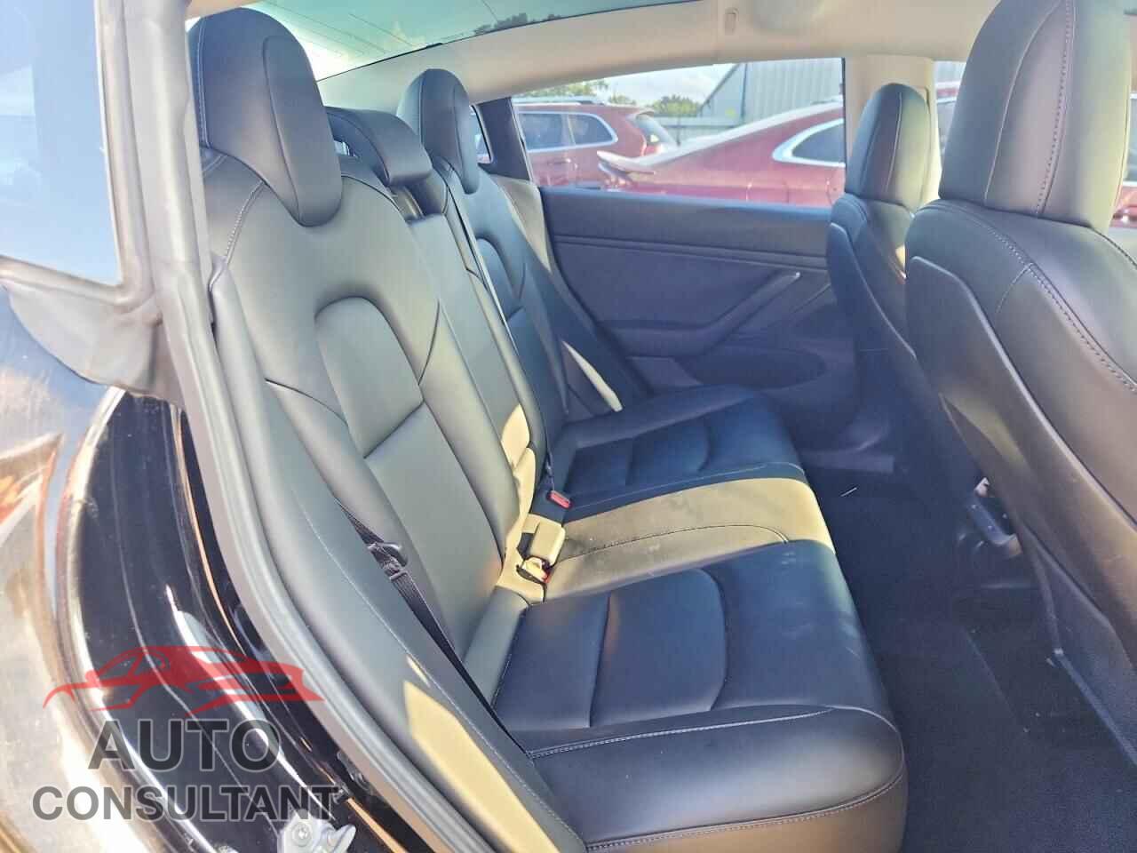 TESLA MODEL 3 2019 - 5YJ3E1EB8KF413268