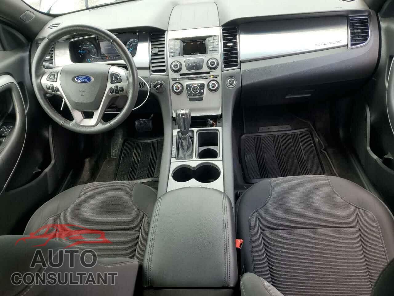 FORD TAURUS 2018 - 1FAHP2E89JG116739