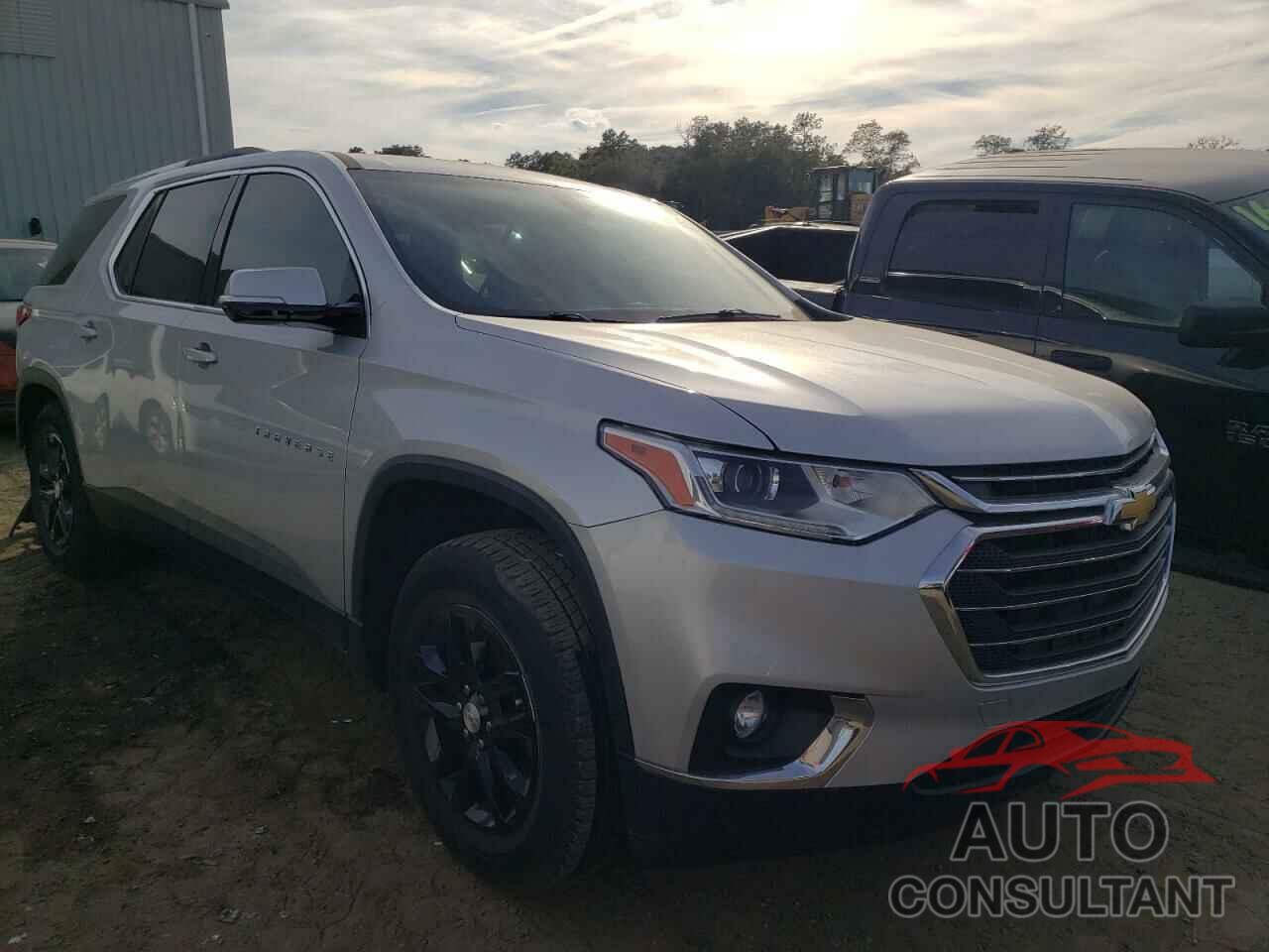 CHEVROLET TRAVERSE 2018 - 1GNERGKW8JJ177176