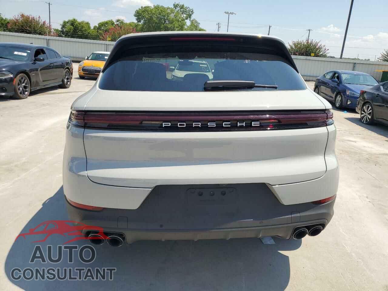 PORSCHE CAYENNE 2024 - WP1AA2AY8RDA12998
