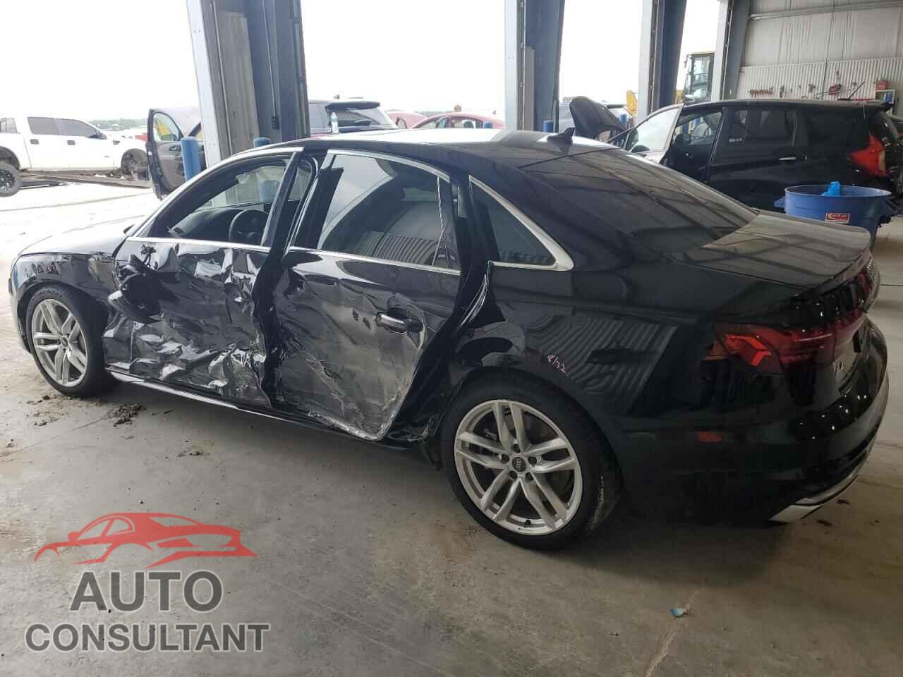 AUDI A4 2023 - WAUDAAF49PN004945