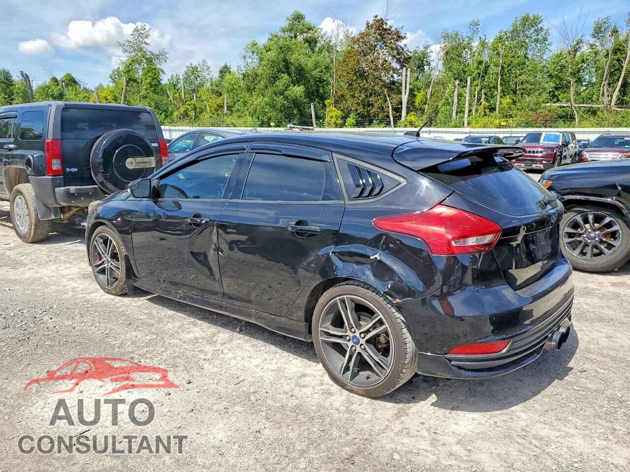 FORD FOCUS 2017 - 1FADP3L96HL259942