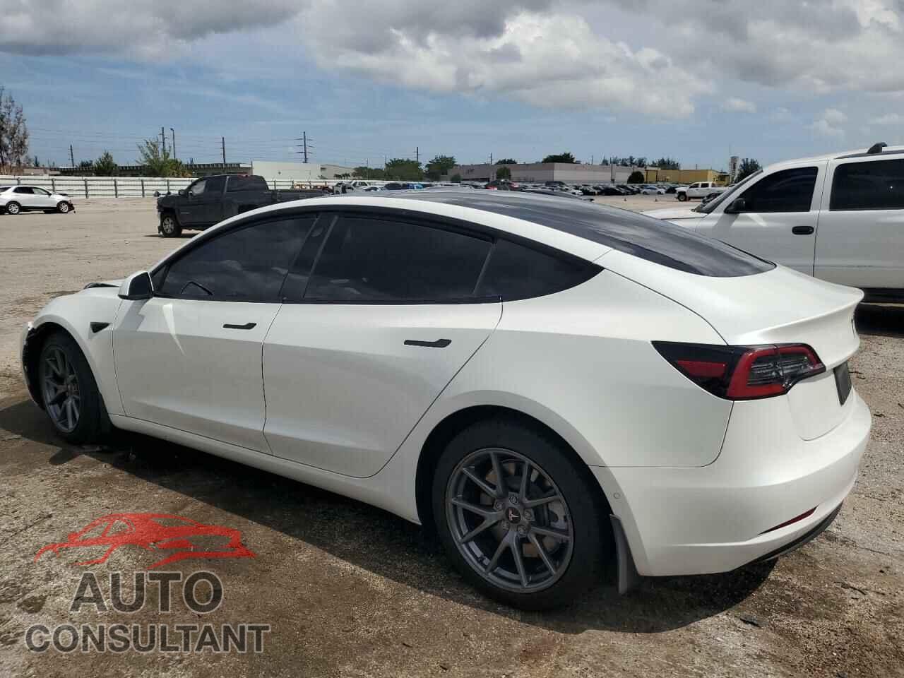 TESLA MODEL 3 2021 - 5YJ3E1EA5MF092087