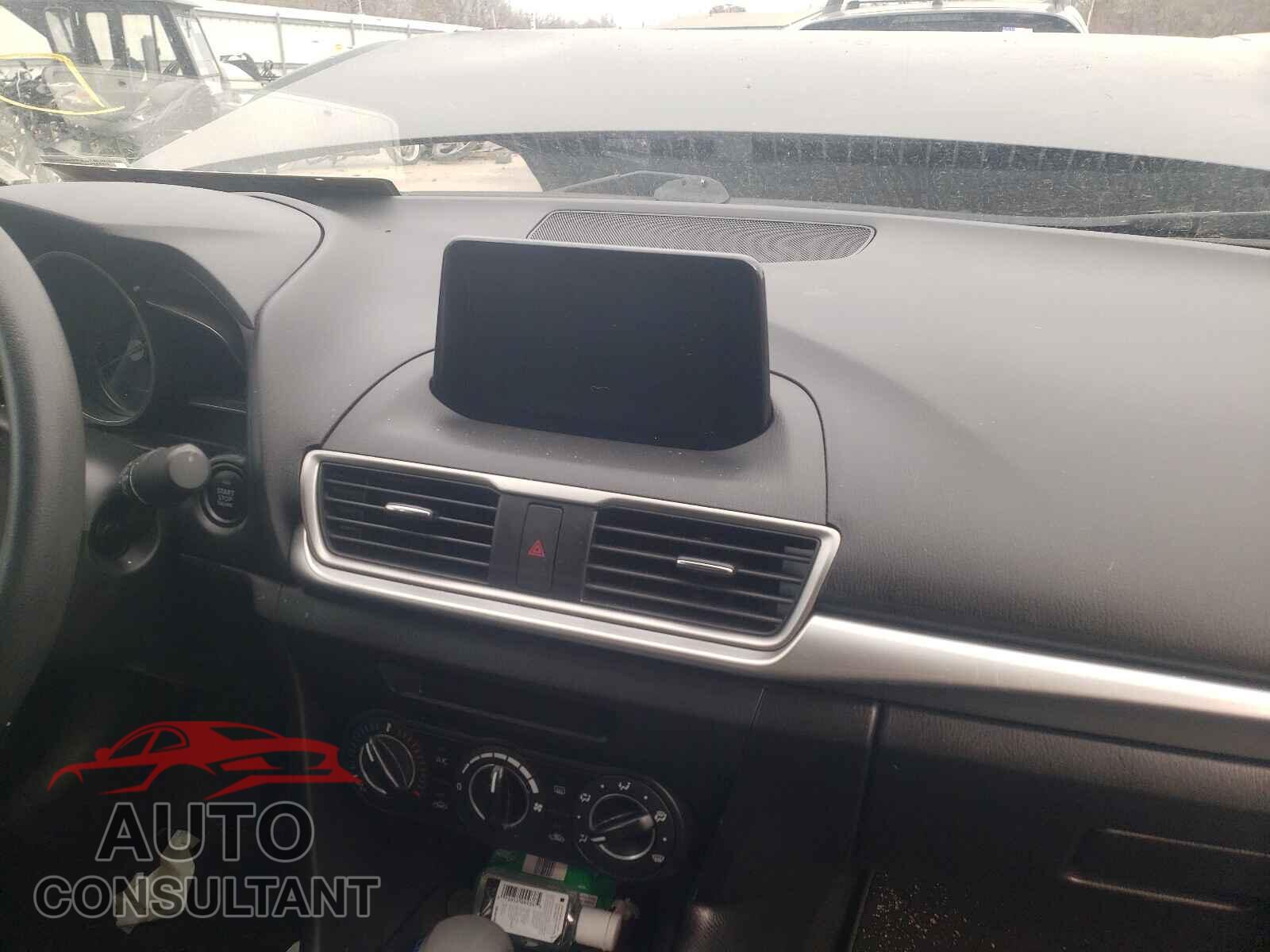 MAZDA 3 2017 - 3MZBN1U71HM109953