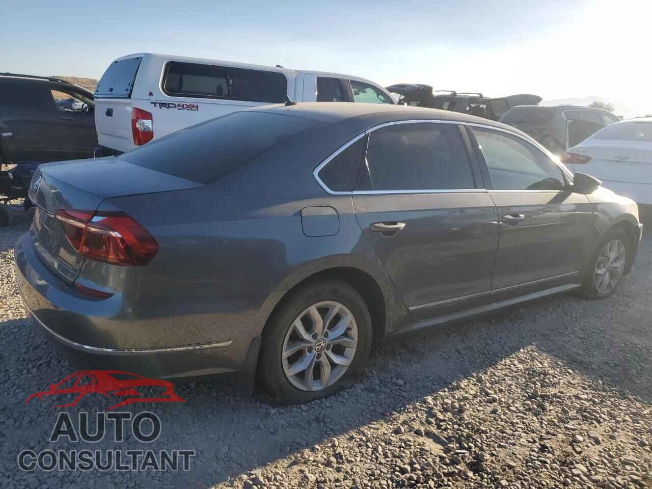 VOLKSWAGEN PASSAT 2017 - 1VWAT7A32HC068594