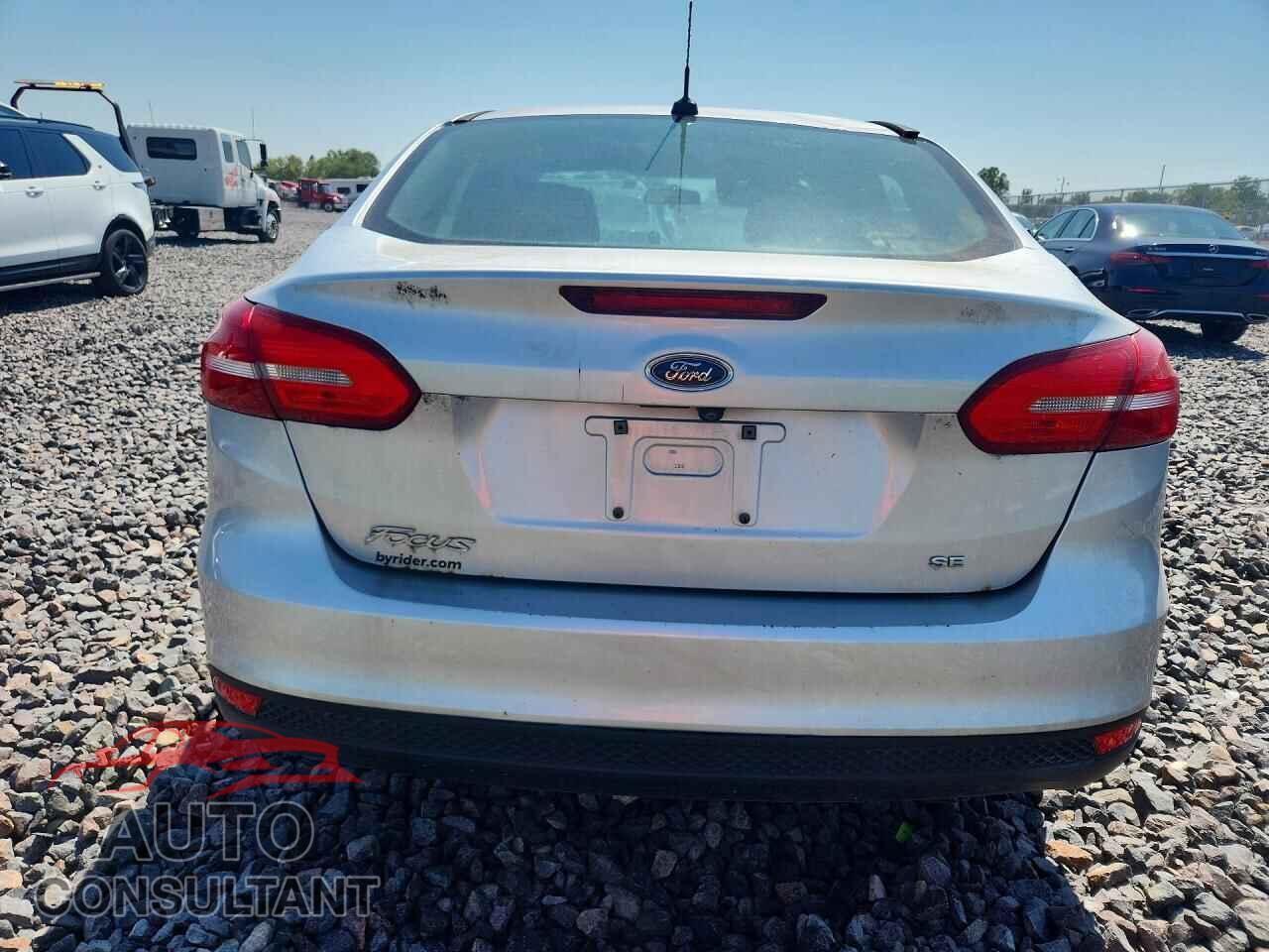 FORD FOCUS 2017 - 1FADP3F23HL259363