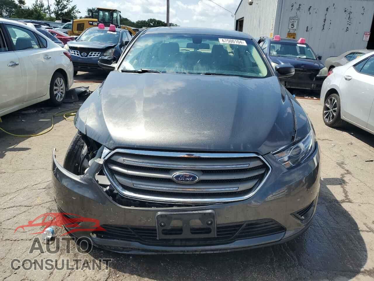 FORD TAURUS 2017 - 1FAHP2D82HG145253