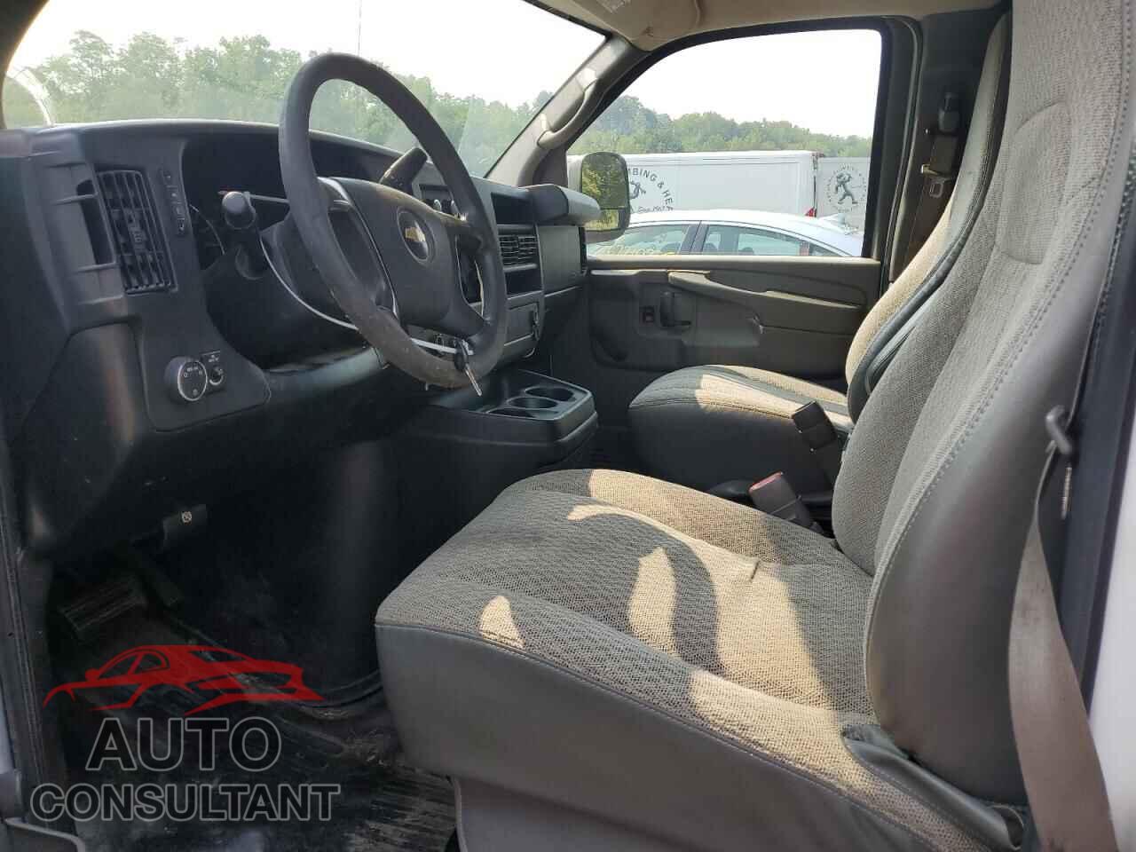 CHEVROLET EXPRESS 2011 - 1GCWGFCA4B1129871