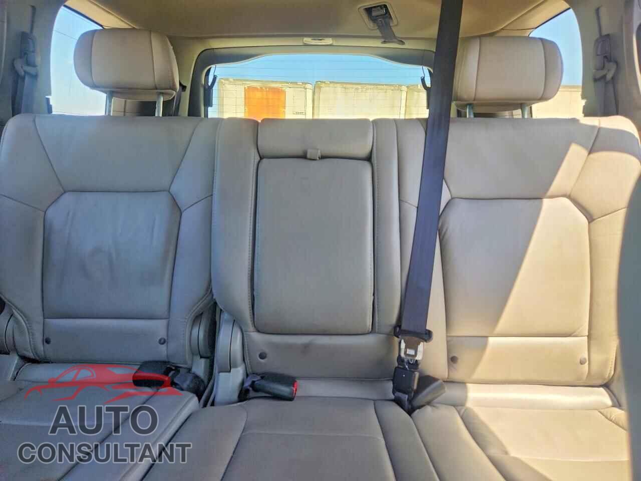 HONDA PILOT 2011 - 5FNYF3H54BB017441