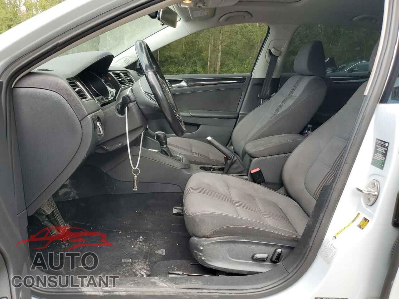 VOLKSWAGEN JETTA 2017 - 3VWDB7AJ5HM393916