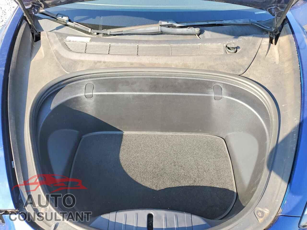TESLA MODEL 3 2018 - 5YJ3E1EA8JF052338