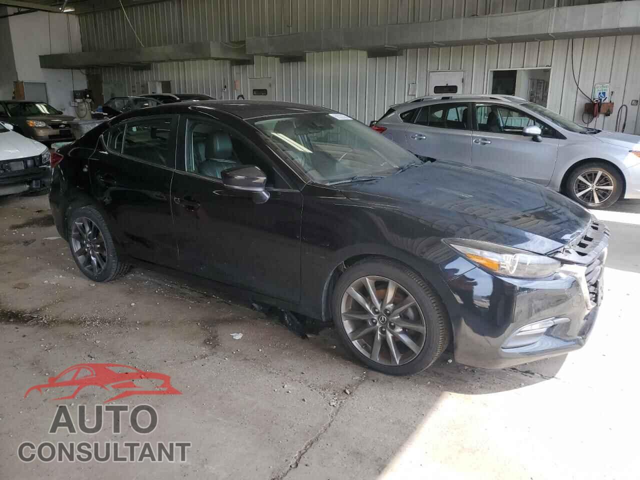 MAZDA 3 2018 - 3MZBN1V30JM201847