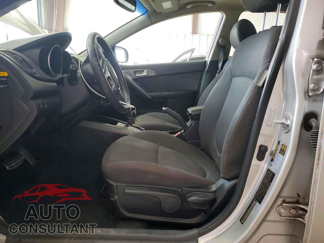 KIA FORTE 2010 - KNAFW4A36A5111694