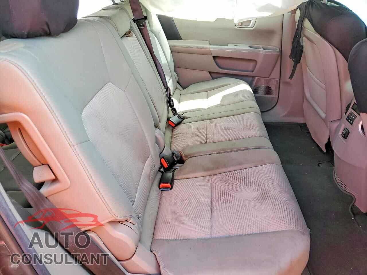 HONDA PILOT 2012 - 5FNYF4H24CB002595