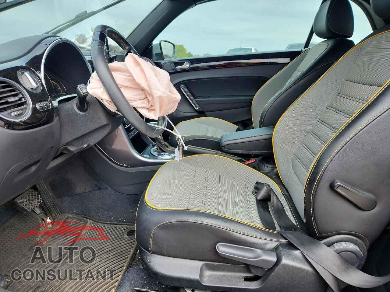 VOLKSWAGEN BEETLE 2017 - 3VWT17AT6HM813232