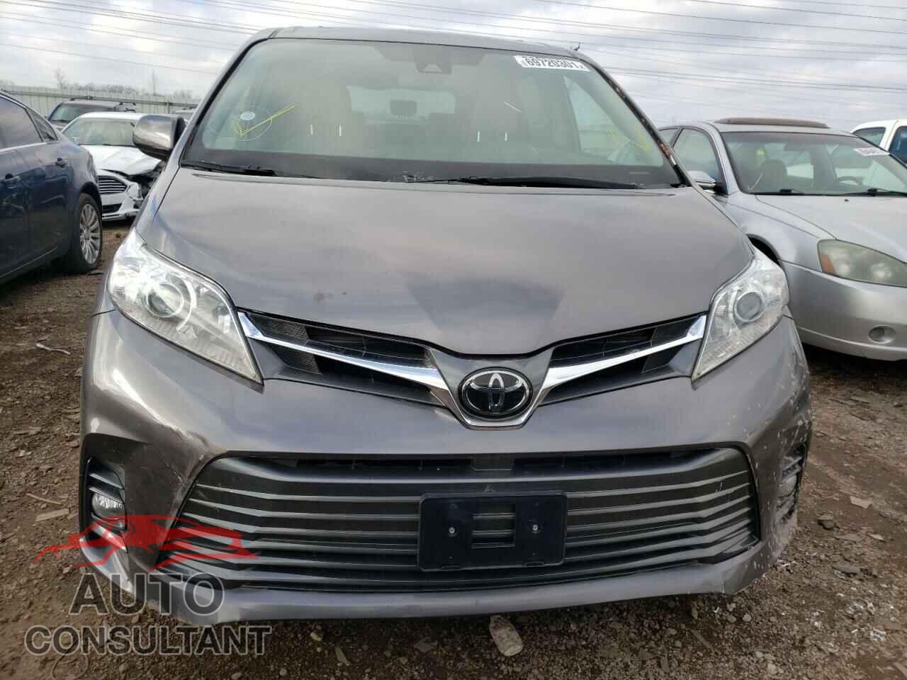 TOYOTA SIENNA 2018 - 5TDYZ3DC5JS963473