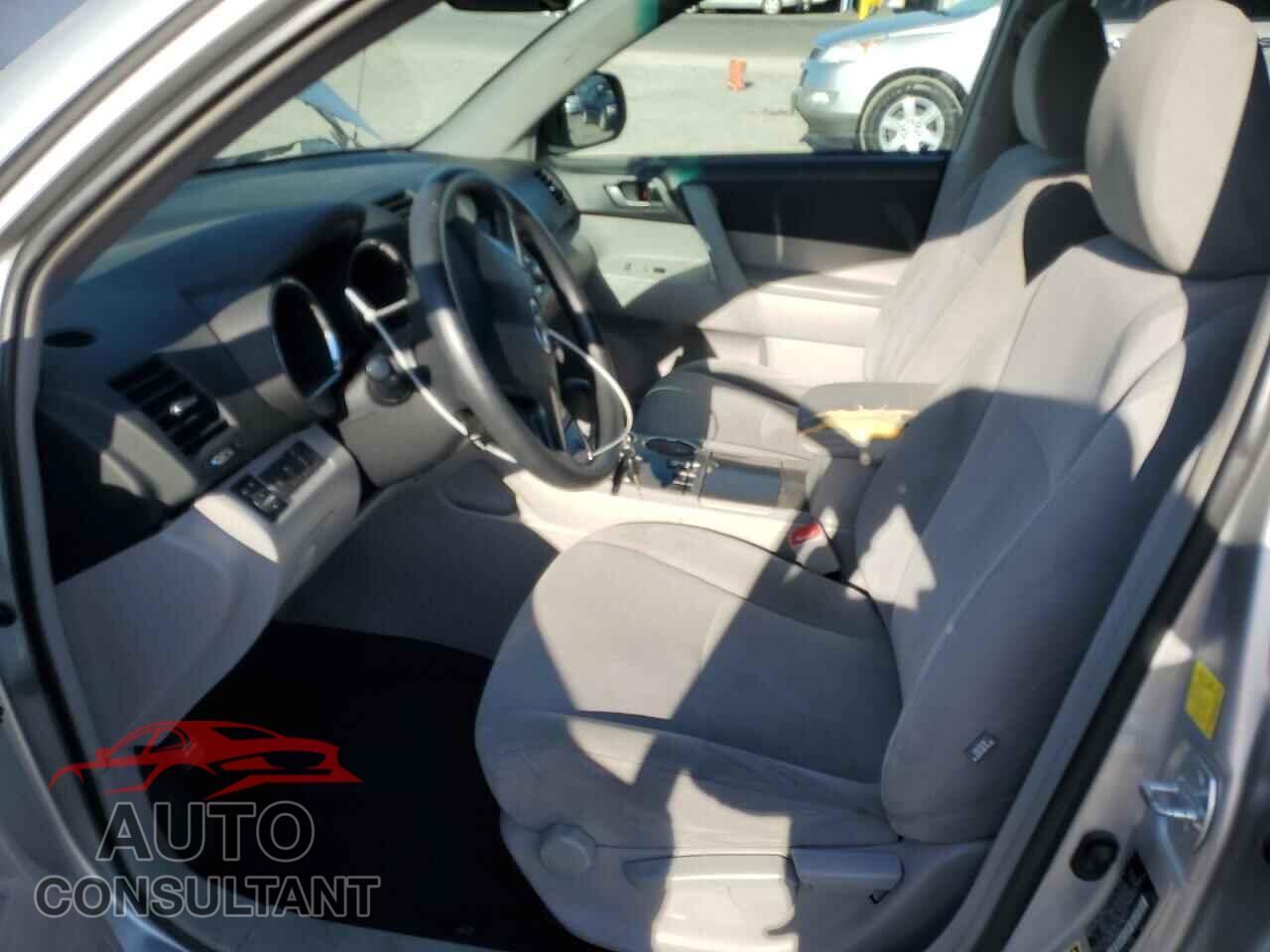 TOYOTA HIGHLANDER 2011 - 5TDZK3EH2BS038105