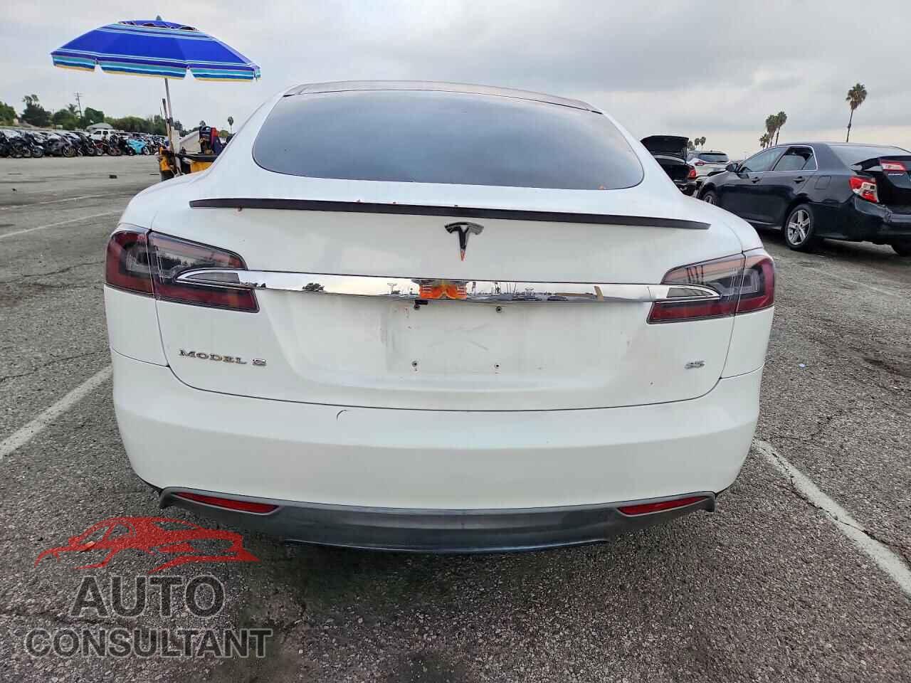 TESLA MODEL S 2013 - 5YJSA1CN3DFP16921