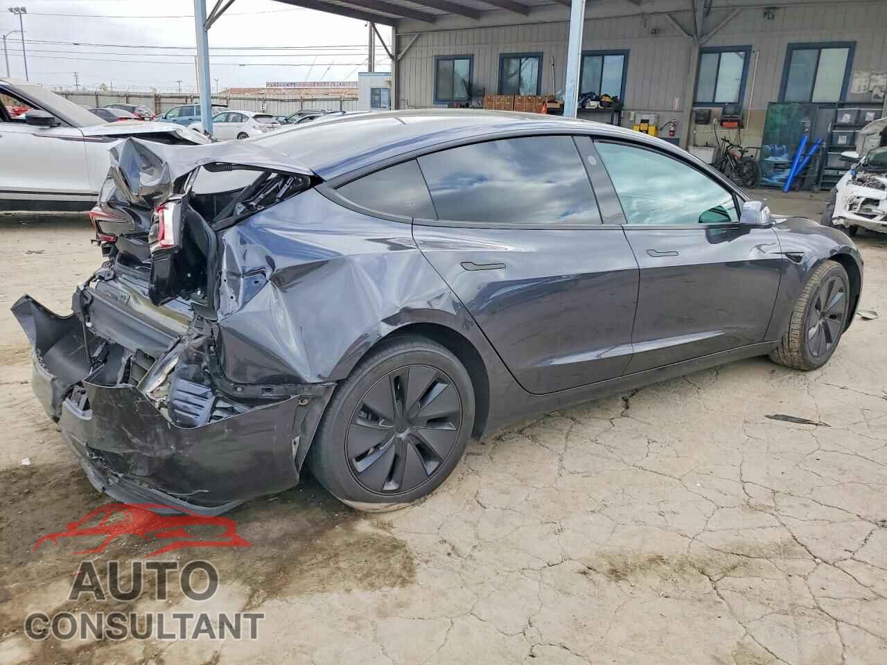 TESLA MODEL 3 2024 - 5YJ3E1EA8RF856666