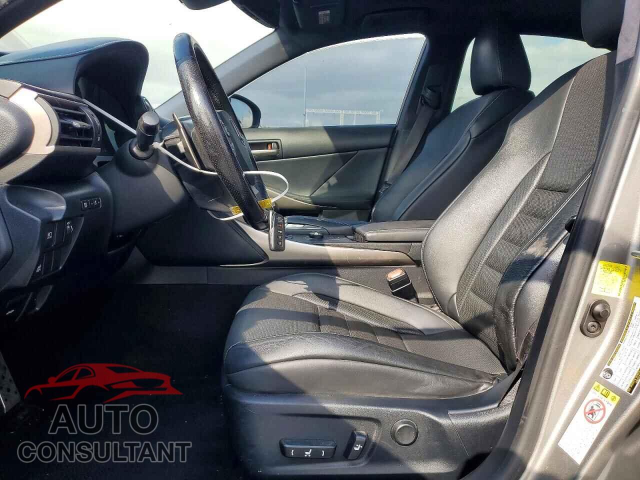 LEXUS IS 2017 - JTHBA1D20H5046867