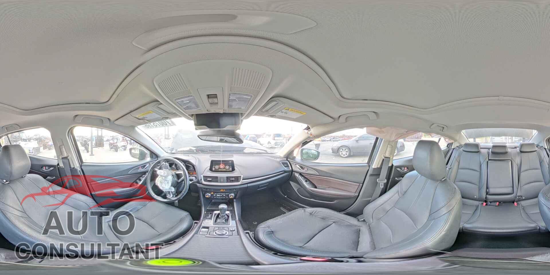 MAZDA 3 2018 - 3MZBN1W33JM230077