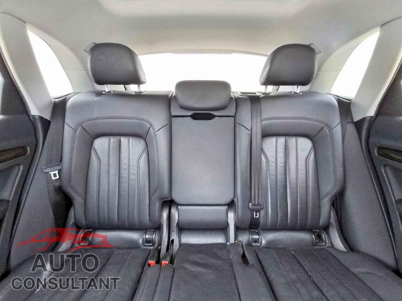 AUDI Q5 2018 - WA1ANAFY8J2227770