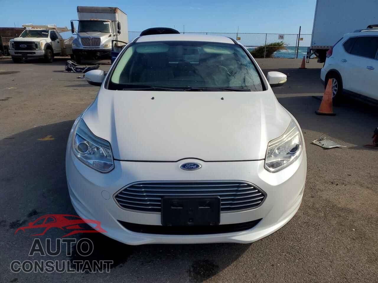 FORD FOCUS 2016 - 1FADP3R48GL227410