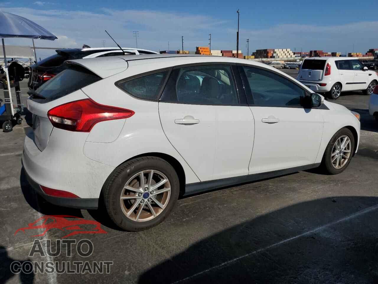 FORD FOCUS 2017 - 1FADP3K21HL271792