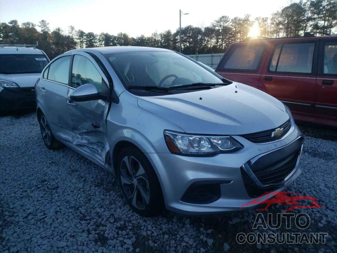 CHEVROLET SONIC 2018 - 1G1JF5SB7J4107564