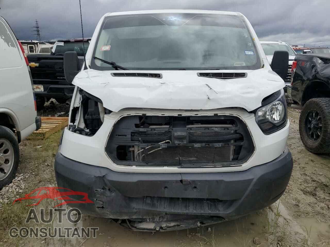 FORD TRANSIT 2018 - 1FTYR2YM2JKB17631
