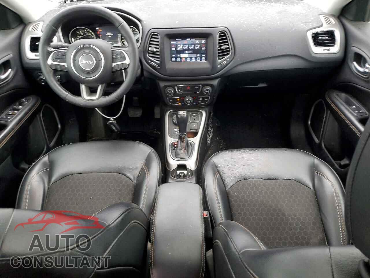 JEEP COMPASS 2018 - 3C4NJDBB3JT115849