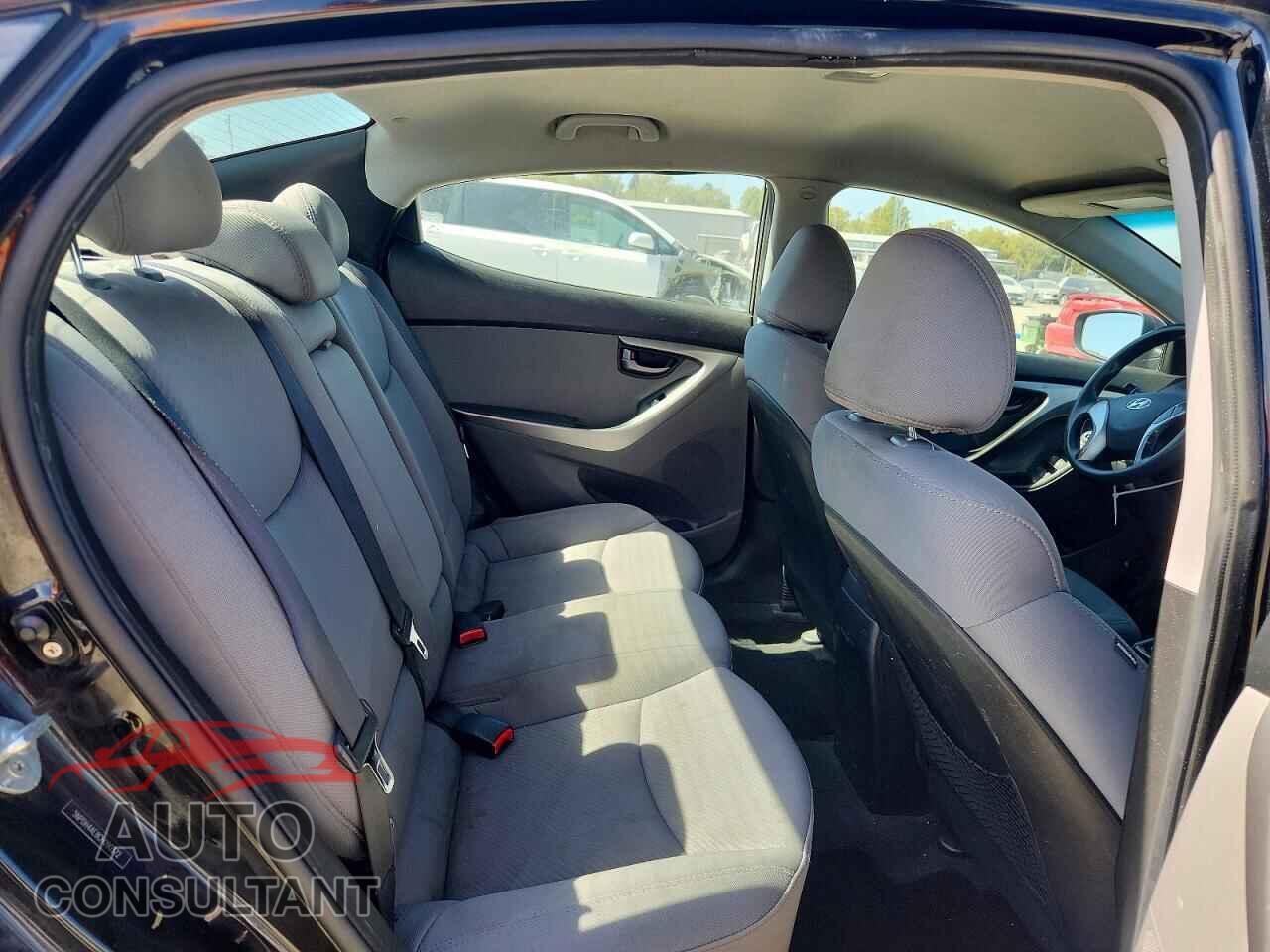 HYUNDAI ELANTRA 2012 - 5NPDH4AE8CH090372