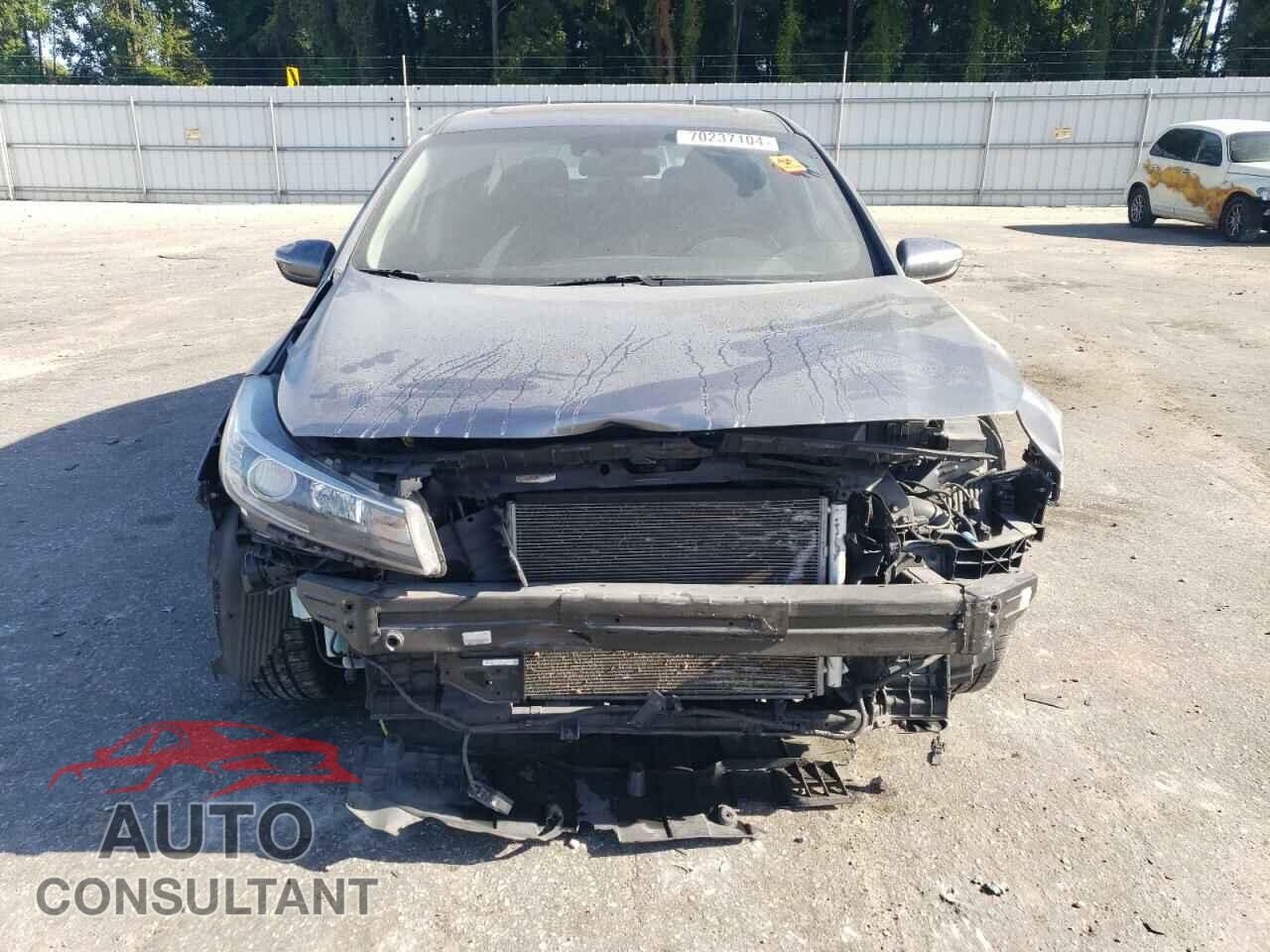 KIA FORTE 2018 - 3KPFL4A70JE267099