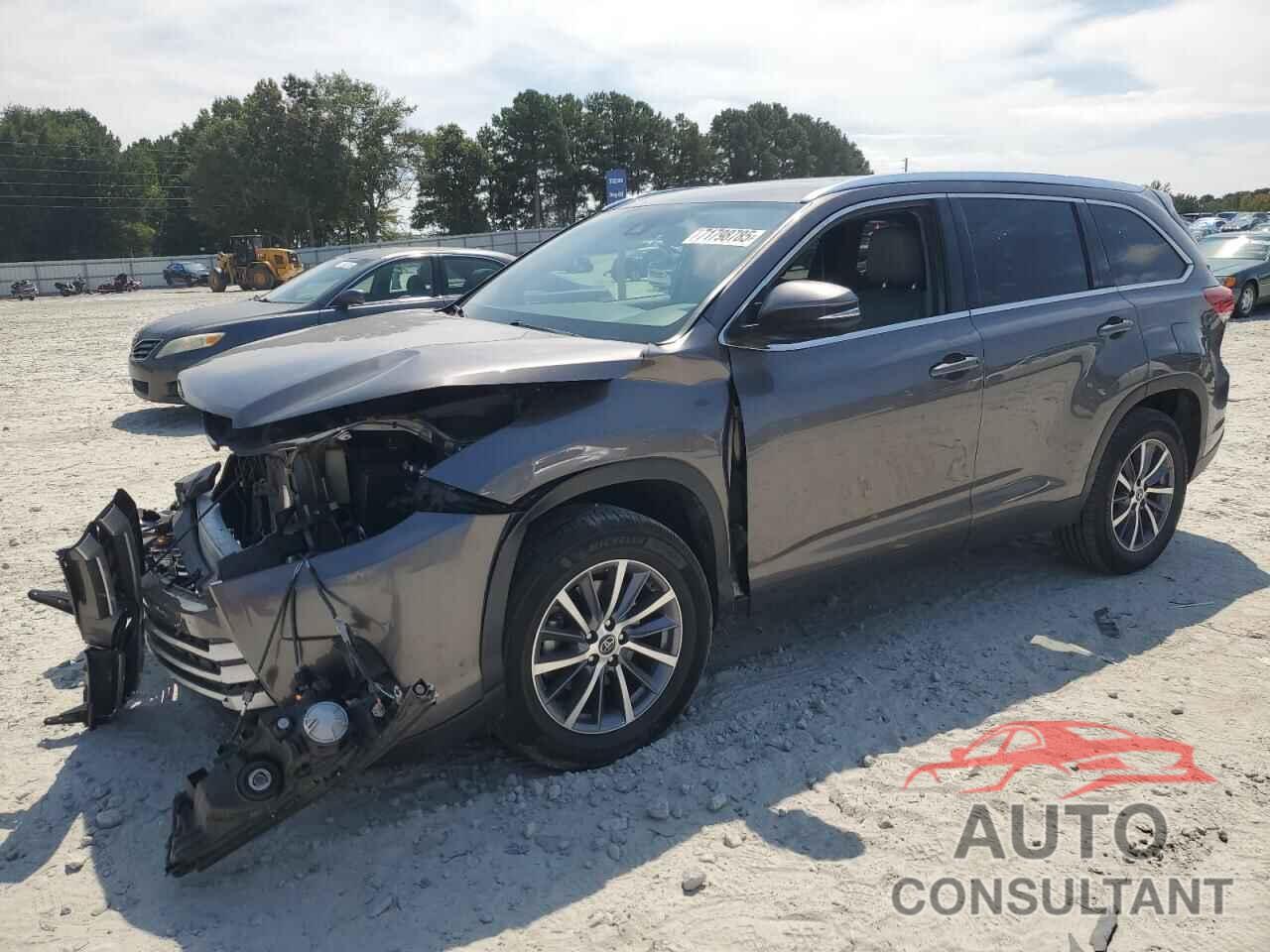TOYOTA HIGHLANDER 2019 - 5TDKZRFH0KS555367