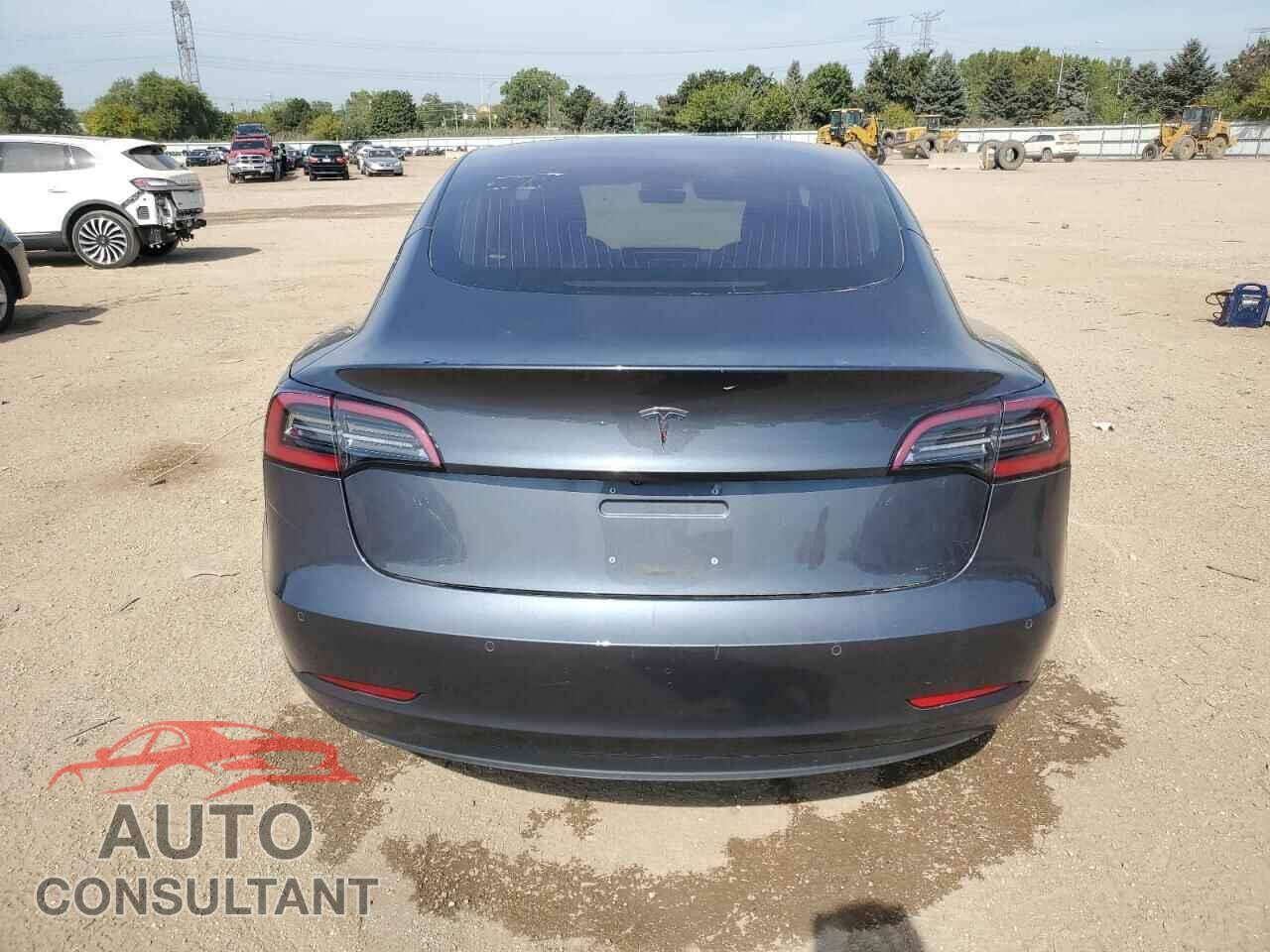 TESLA MODEL 3 2018 - 5YJ3E1EA8JF033529