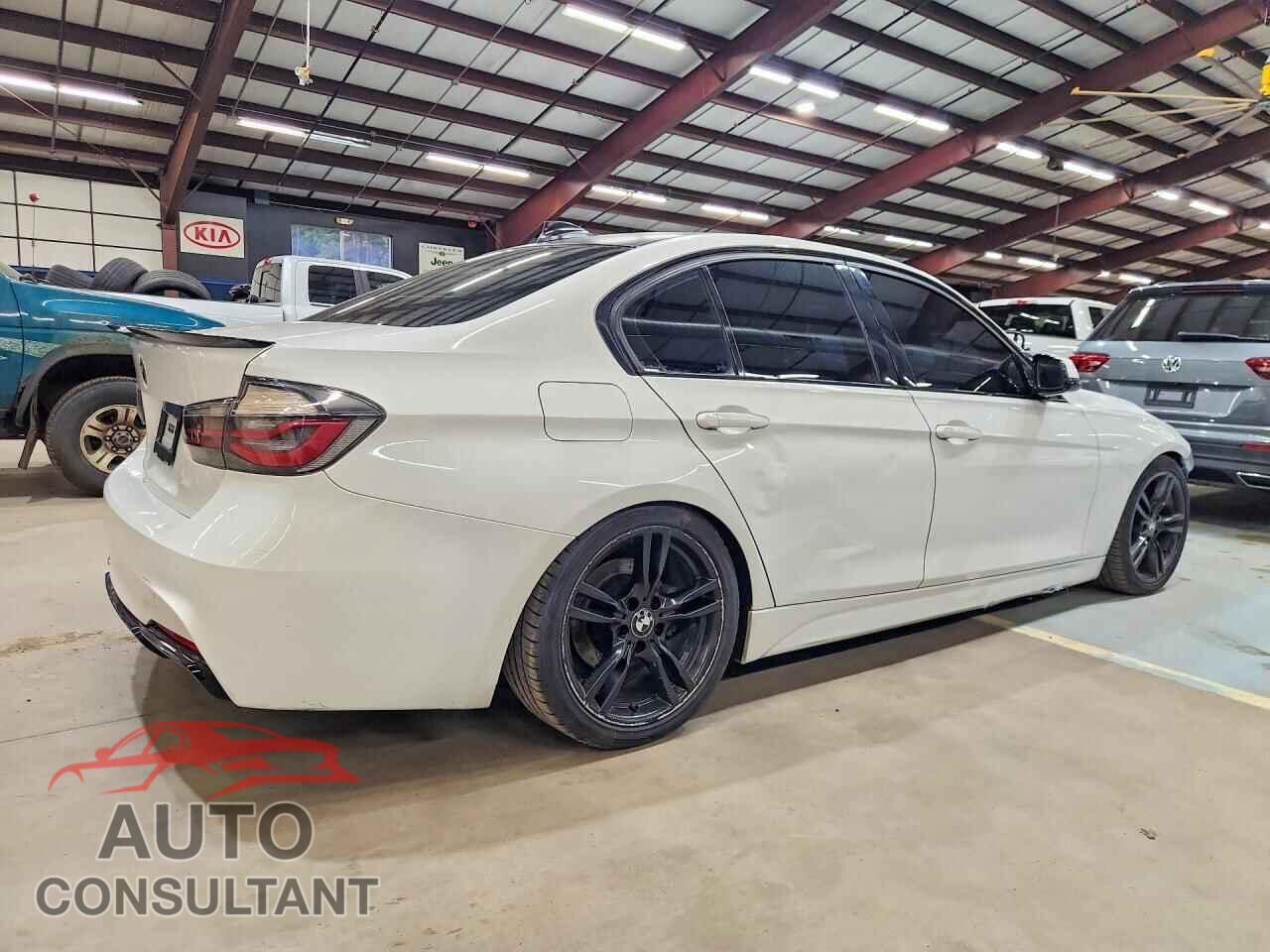 BMW 3 SERIES 2013 - WBA3B5C56DF598008