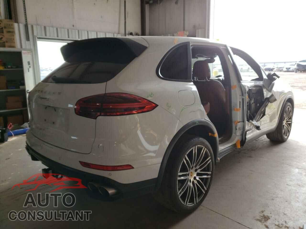 PORSCHE CAYENNE 2016 - WP1AB2A27GLA96419