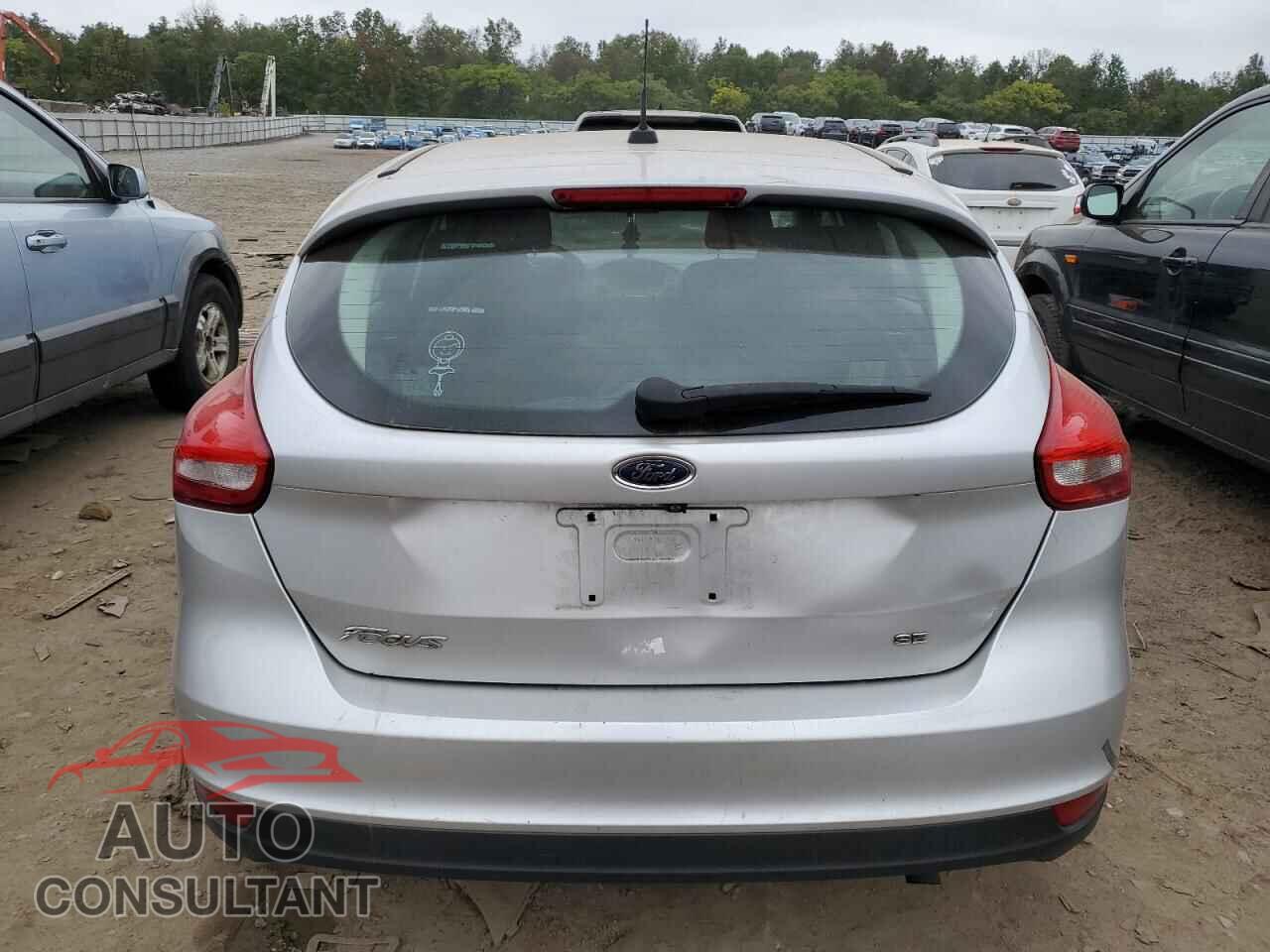 FORD FOCUS 2015 - 1FADP3K20FL282229