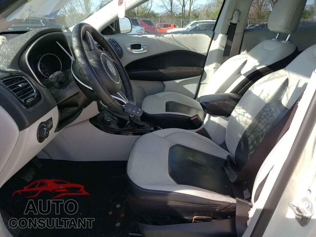 JEEP COMPASS 2019 - 3C4NJDCB4KT697699