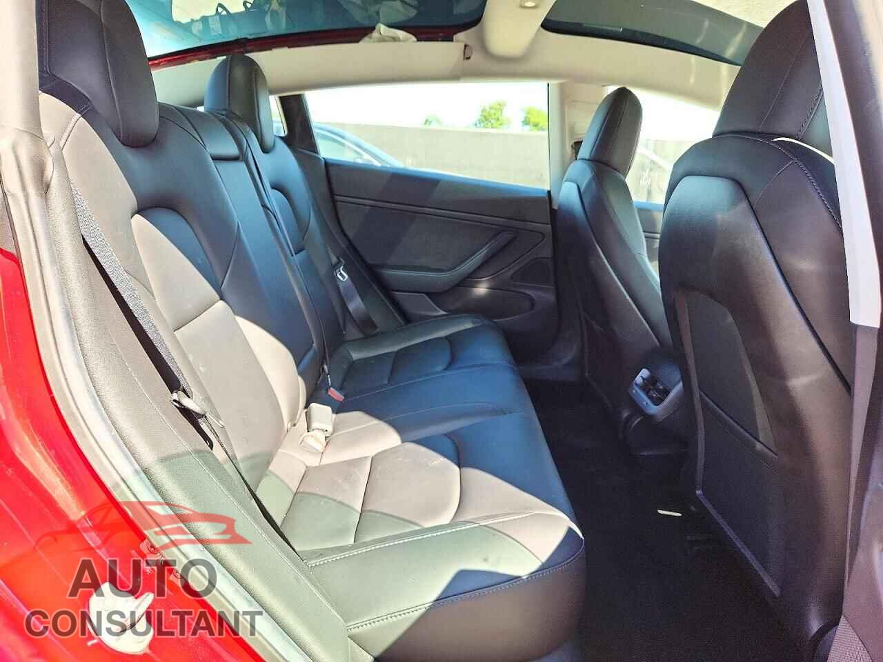 TESLA MODEL 3 2019 - 5YJ3E1EA2KF422748