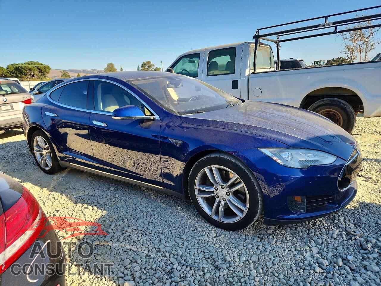 TESLA MODEL S 2015 - 5YJSA1E18FF105165