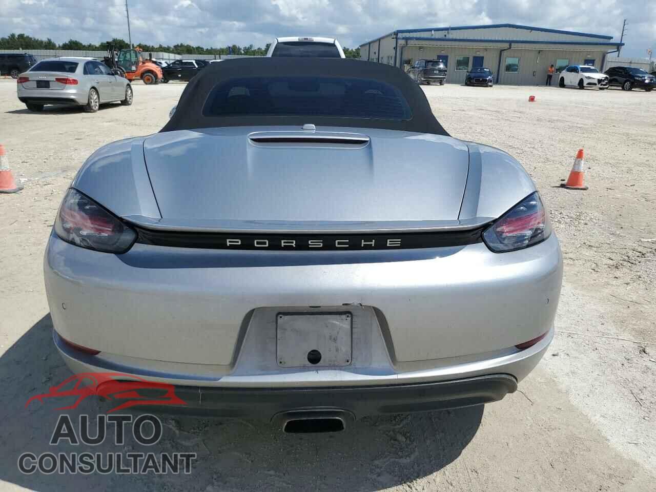 PORSCHE BOXSTER 2018 - WP0CA2A81JS210302