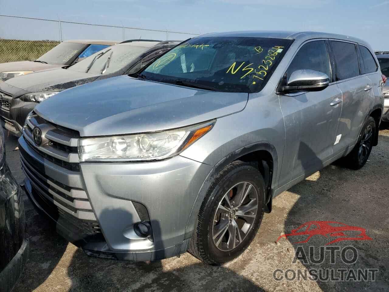 TOYOTA HIGHLANDER 2018 - 5TDZARFH4JS038688