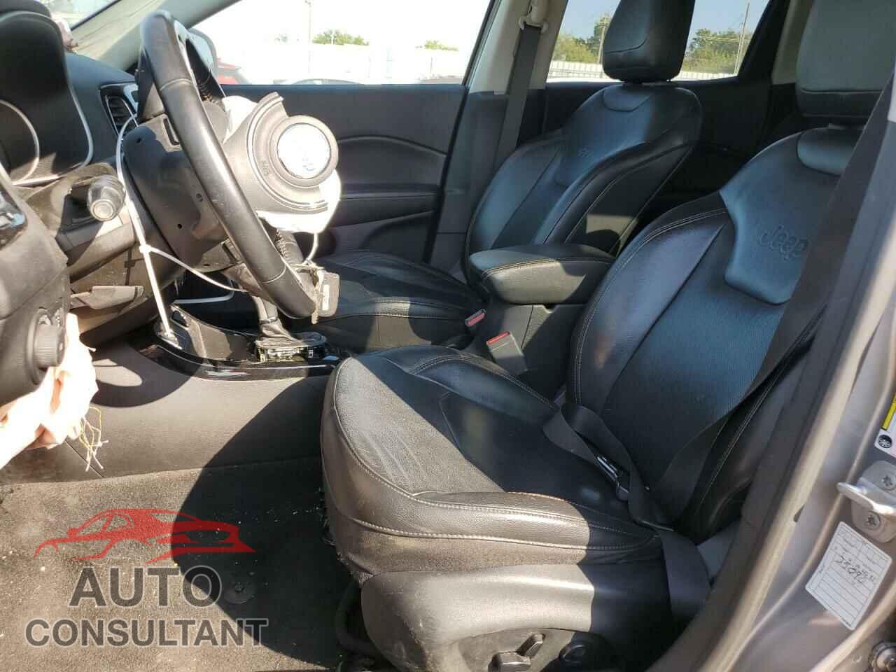 JEEP COMPASS 2019 - 3C4NJCCB3KT679883