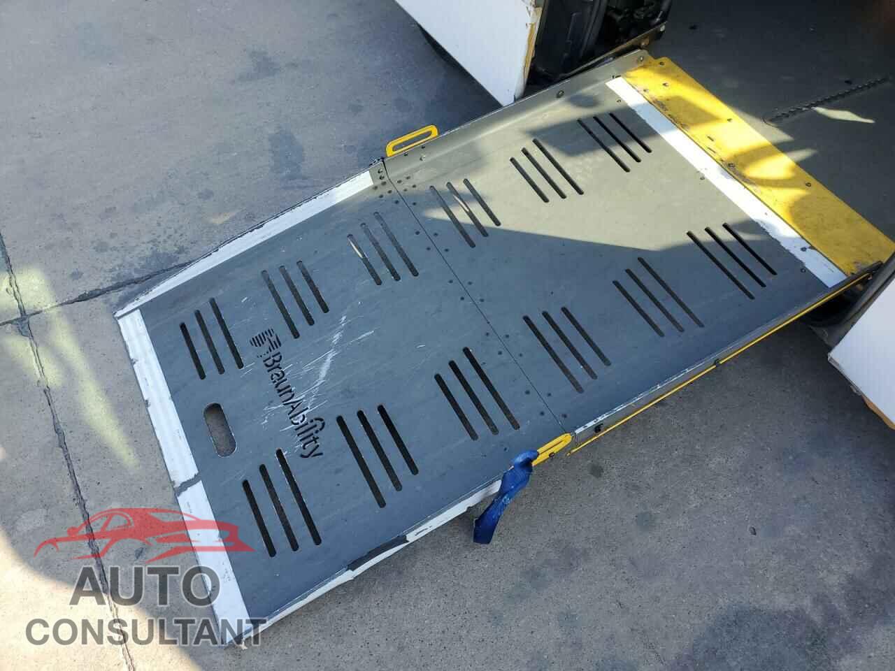 DODGE CARAVAN 2017 - 2C4RDGBG3HR768040