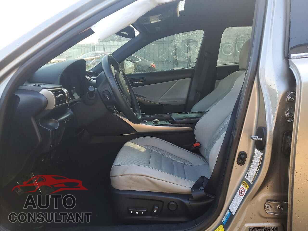 LEXUS IS 2015 - JTHBF1D29F5080000