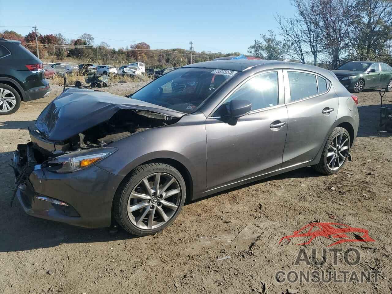 MAZDA 3 2018 - 3MZBN1M32JM243051