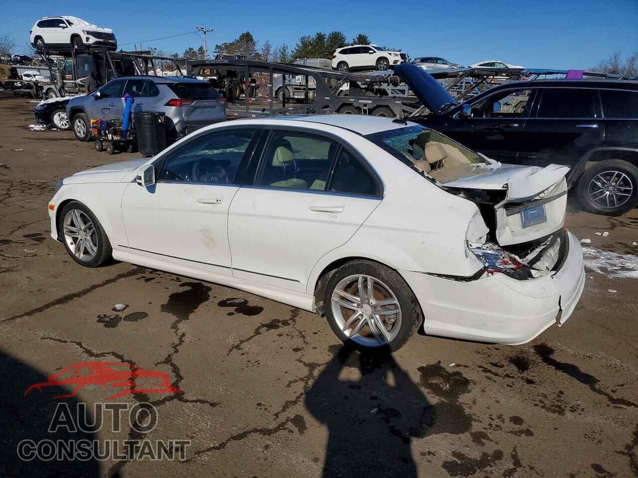 MERCEDES-BENZ C-CLASS 2013 - WDDGF8AB8DR264487